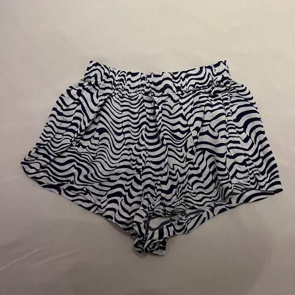 LF Millau White Shorts Blue Stripe Design - Picture 1 of 3